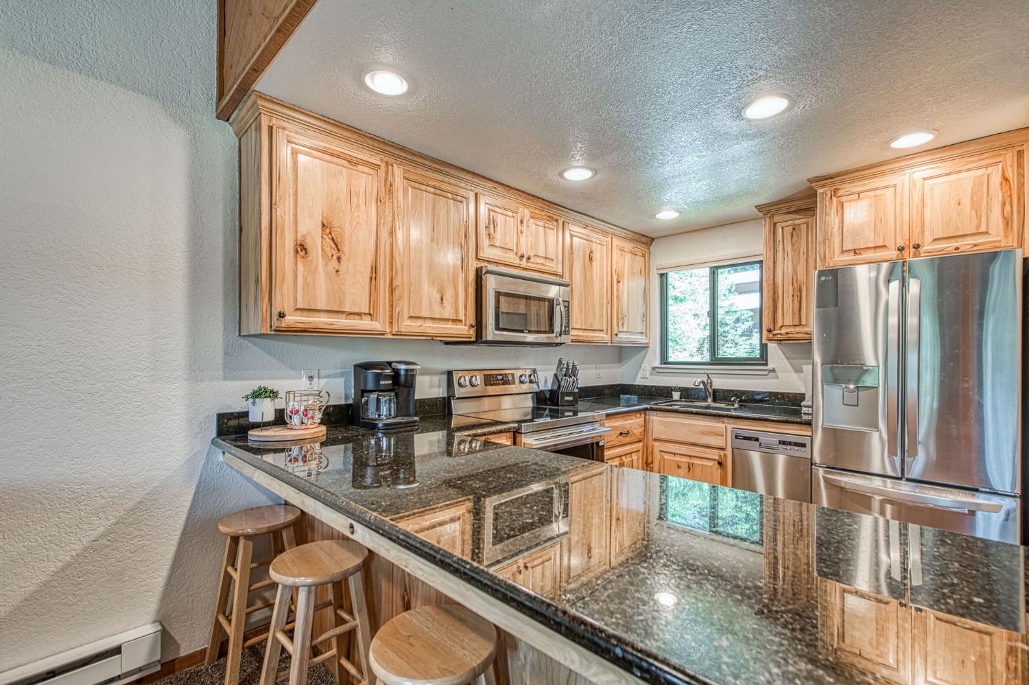 40794 Oakwoods Ln #97, Shaver Lake, CA 93664