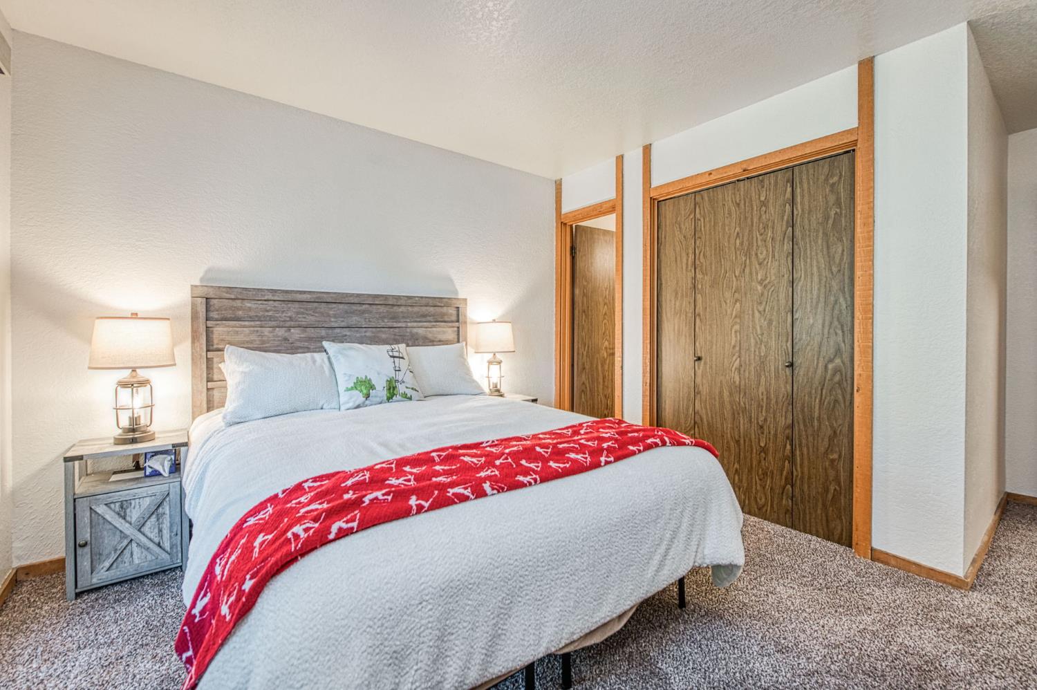 40794 Oakwoods Ln #97, Shaver Lake, CA 93664