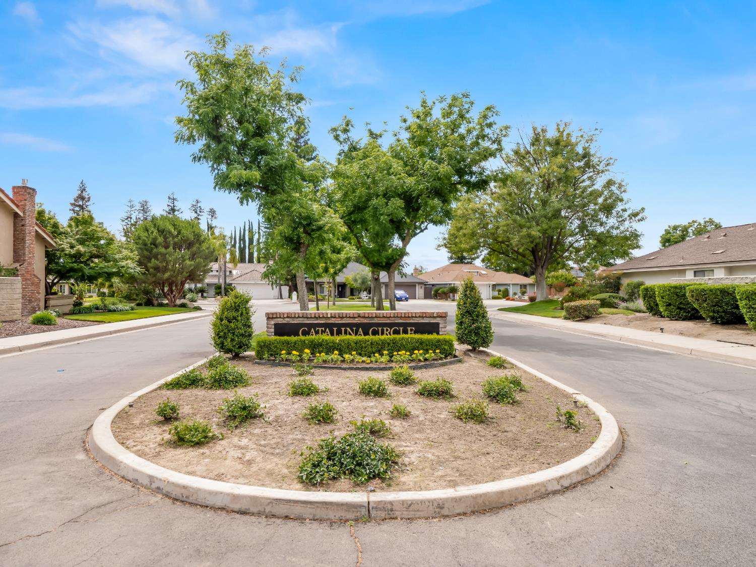 859 E Catalina Circle, Fresno, CA 93730