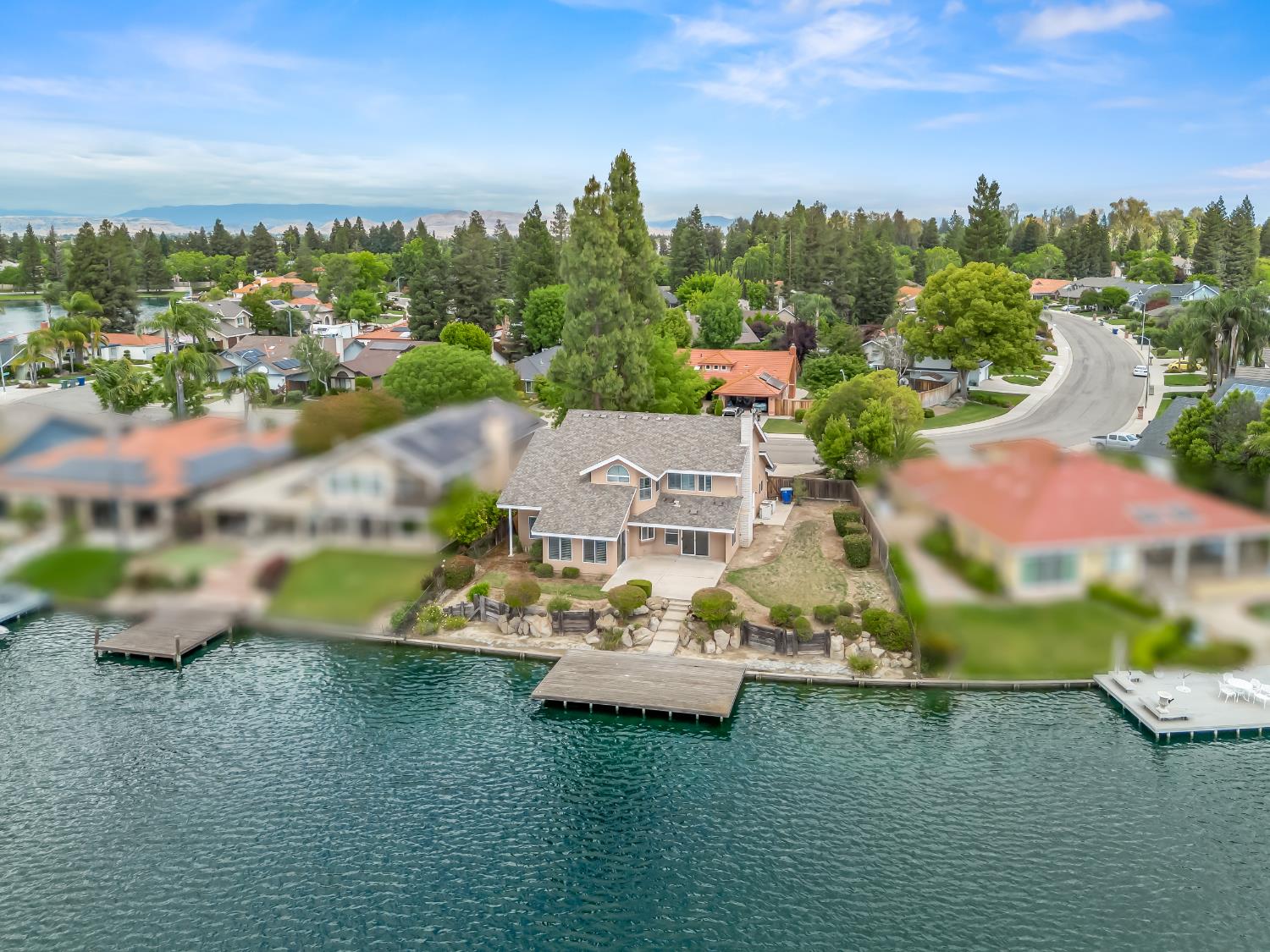 859 E Catalina Circle, Fresno, CA 93730