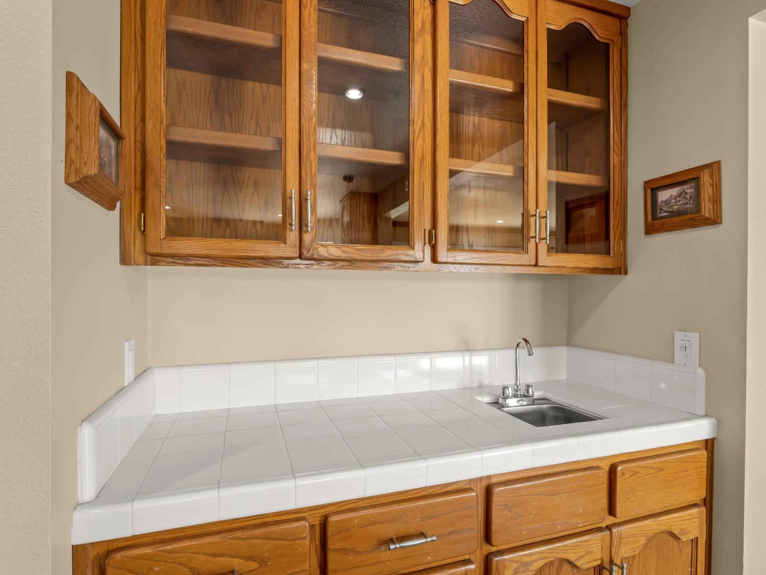 859 E Catalina Circle, Fresno, CA 93730