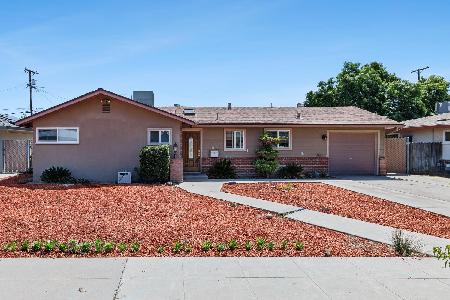 2834 N Boyd Ave, Fresno, CA 93703
