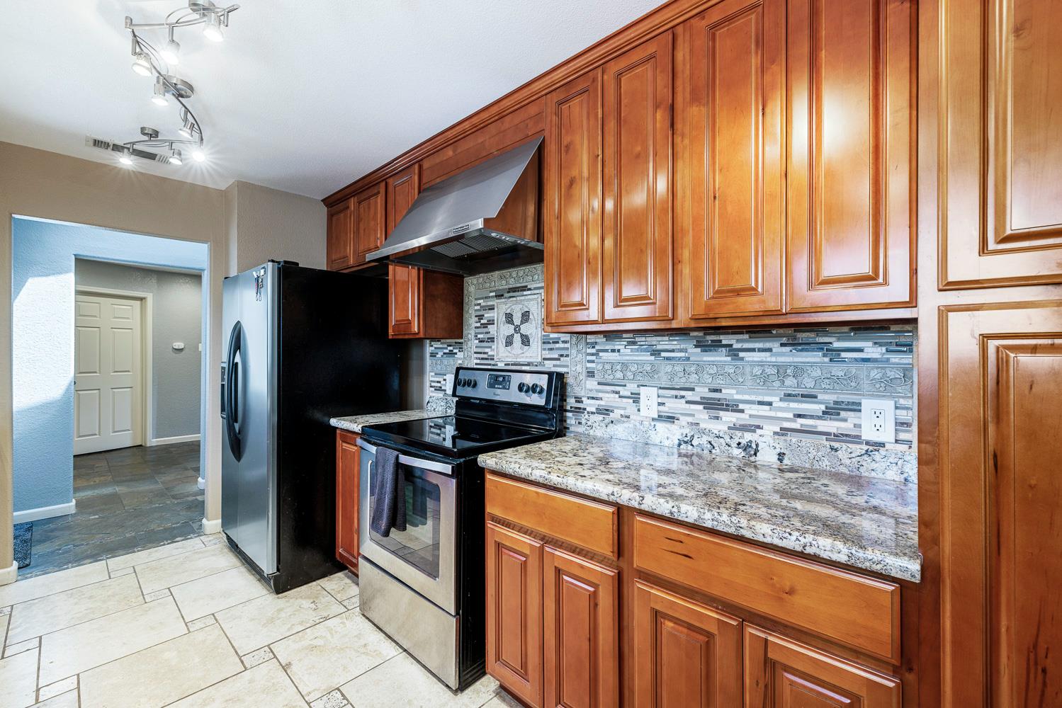 2834 N Boyd Ave, Fresno, CA 93703