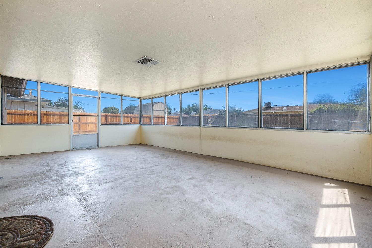 2834 N Boyd Ave, Fresno, CA 93703
