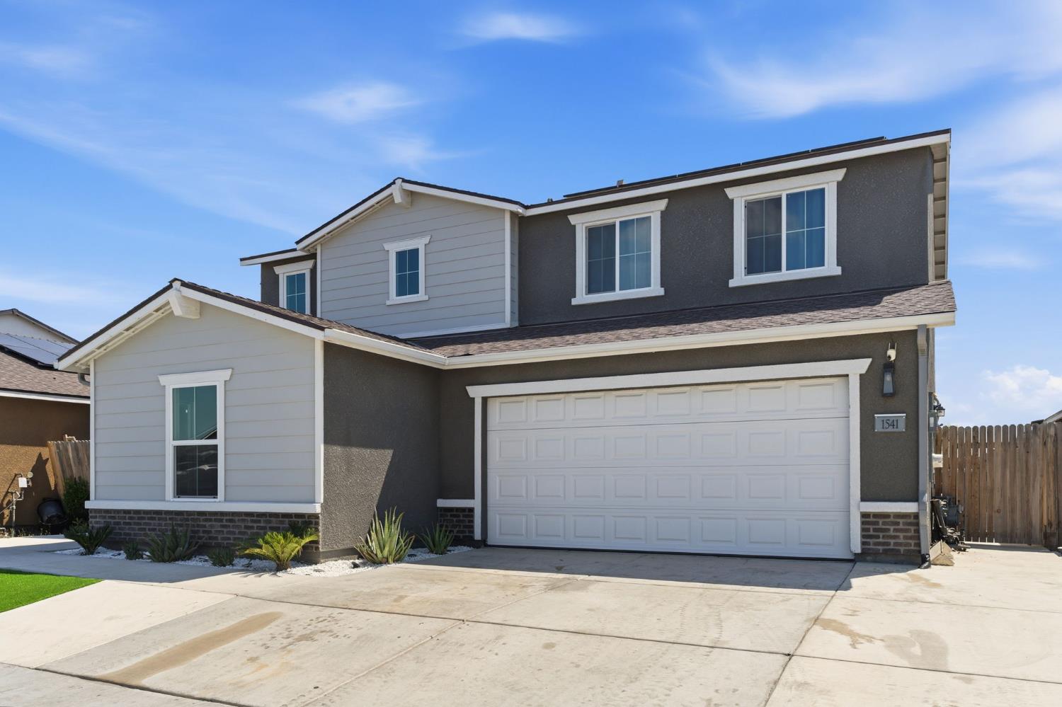 1541 Seneca Dr, Madera, CA 93637