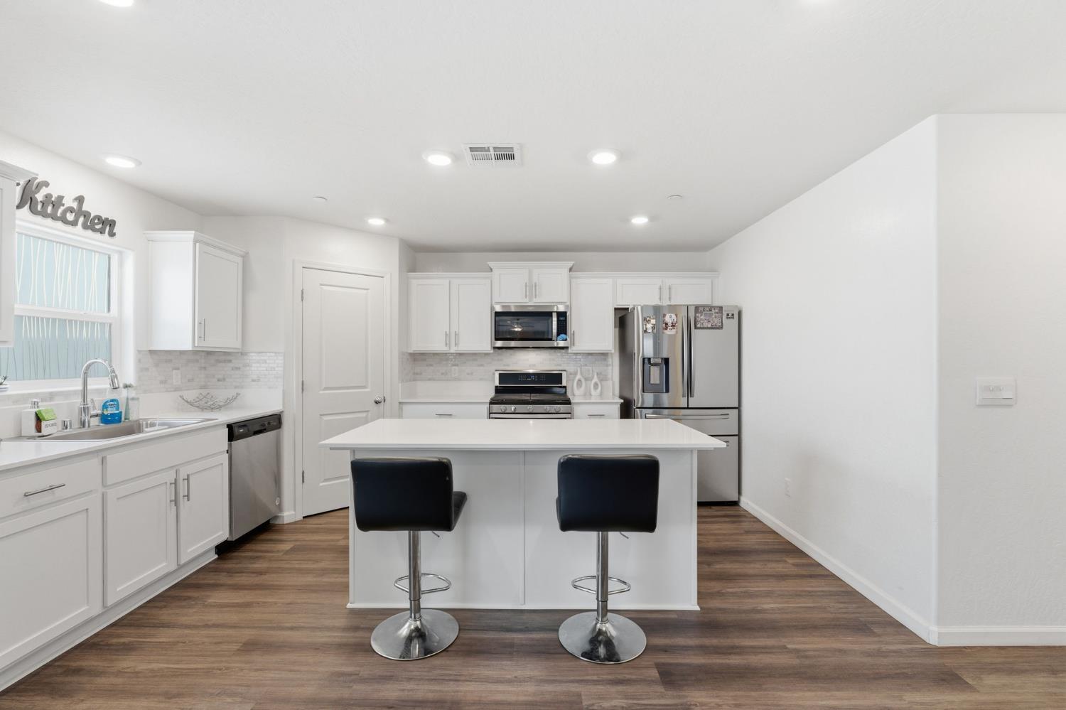 1541 Seneca Dr, Madera, CA 93637