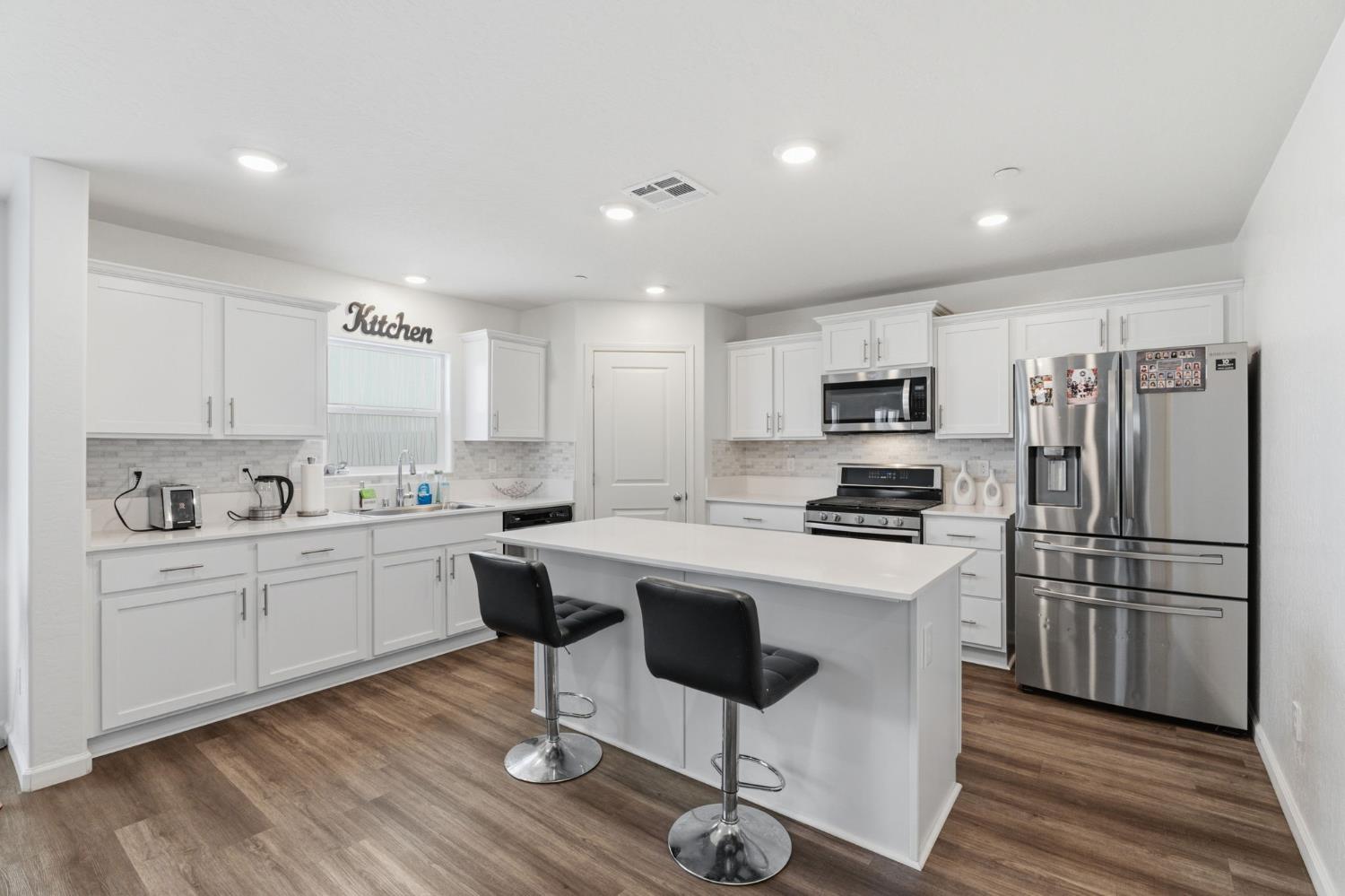 1541 Seneca Dr, Madera, CA 93637
