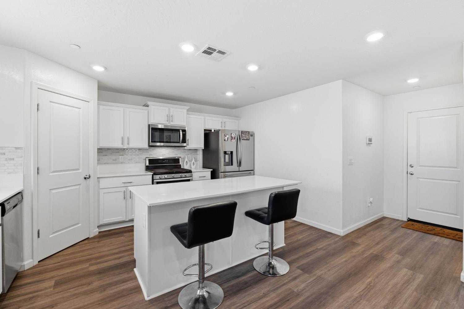1541 Seneca Dr, Madera, CA 93637