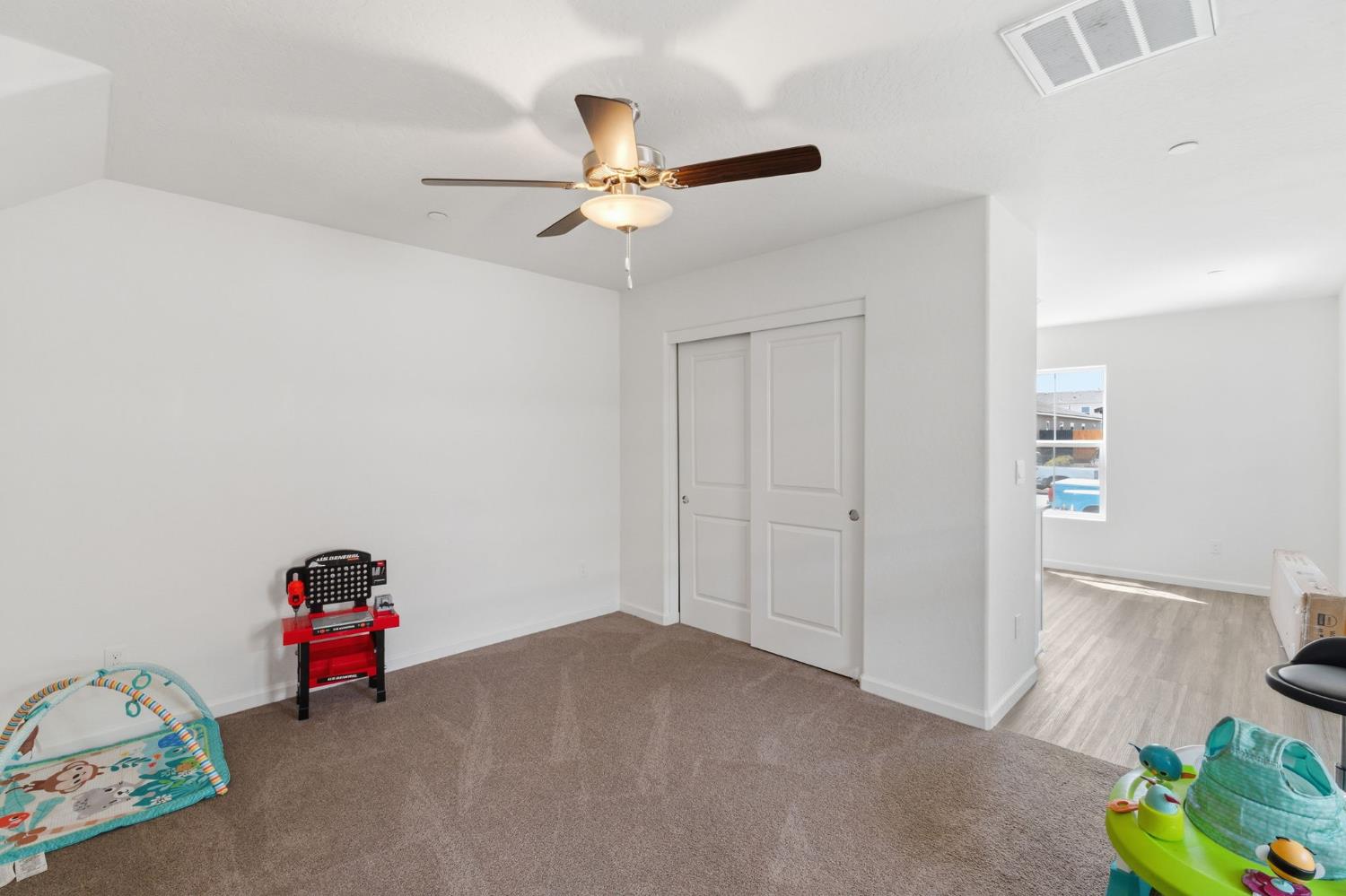 1541 Seneca Dr, Madera, CA 93637