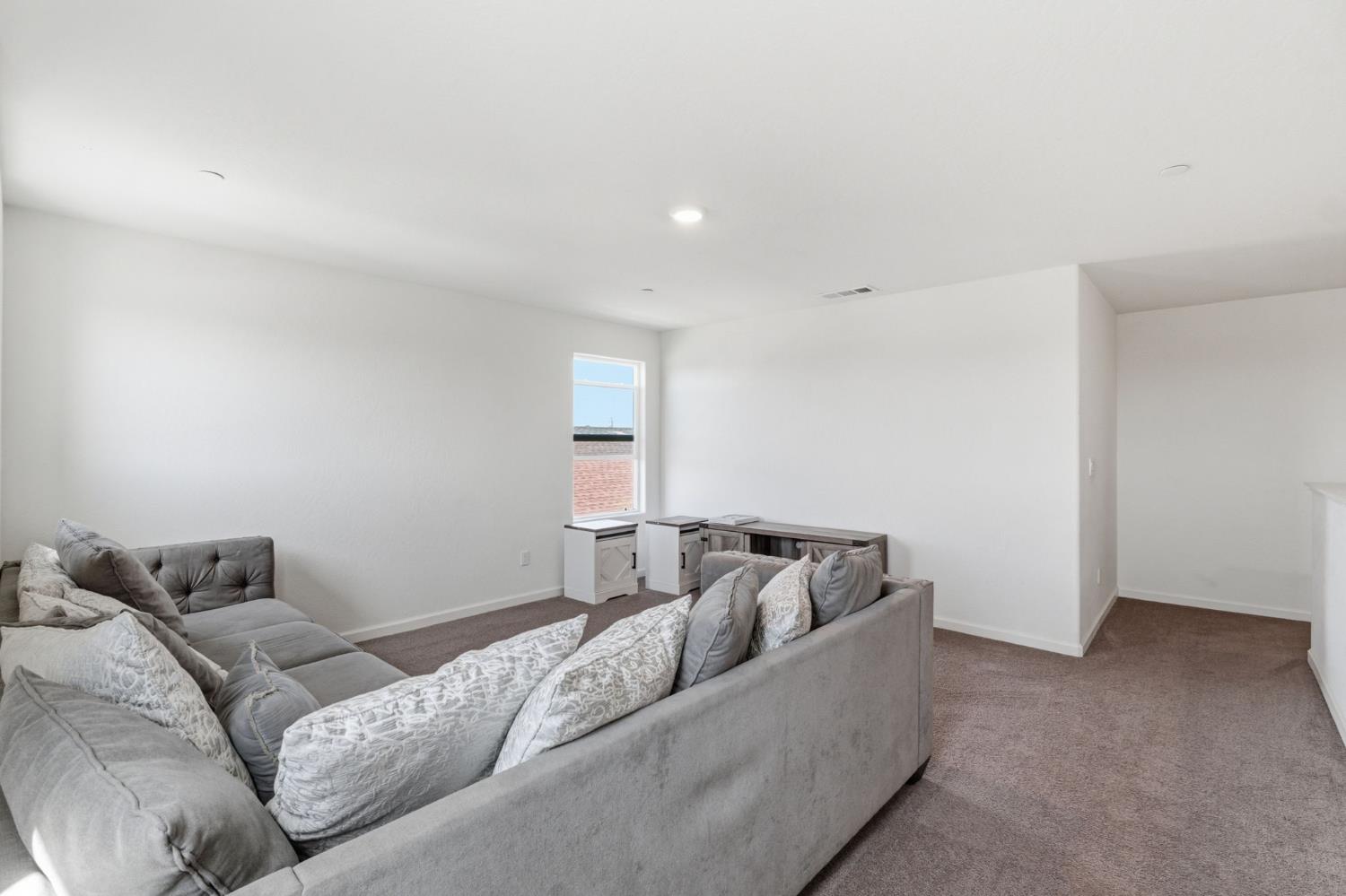 1541 Seneca Dr, Madera, CA 93637