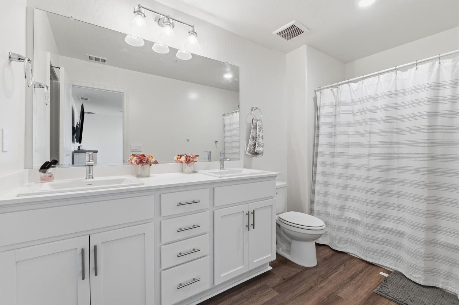 1541 Seneca Dr, Madera, CA 93637