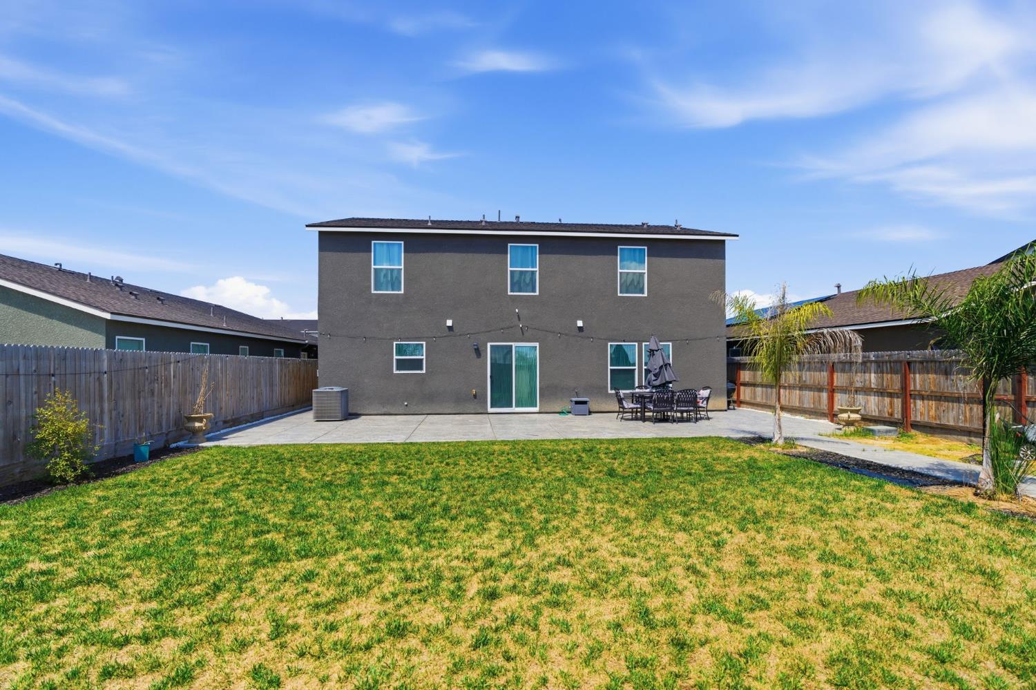1541 Seneca Dr, Madera, CA 93637