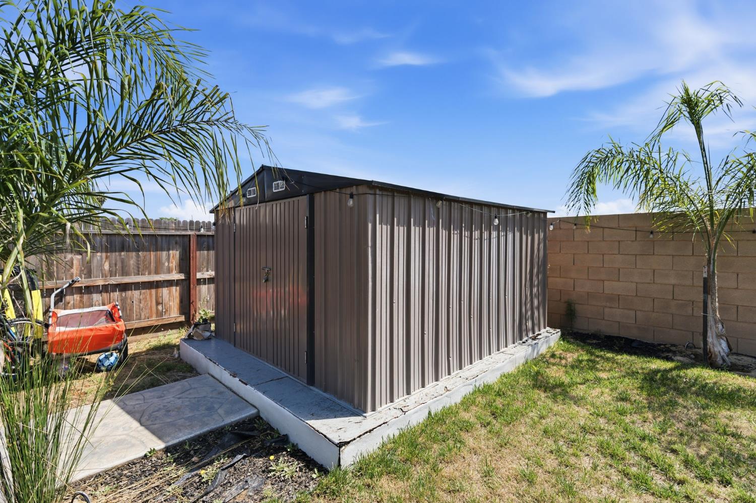 1541 Seneca Dr, Madera, CA 93637