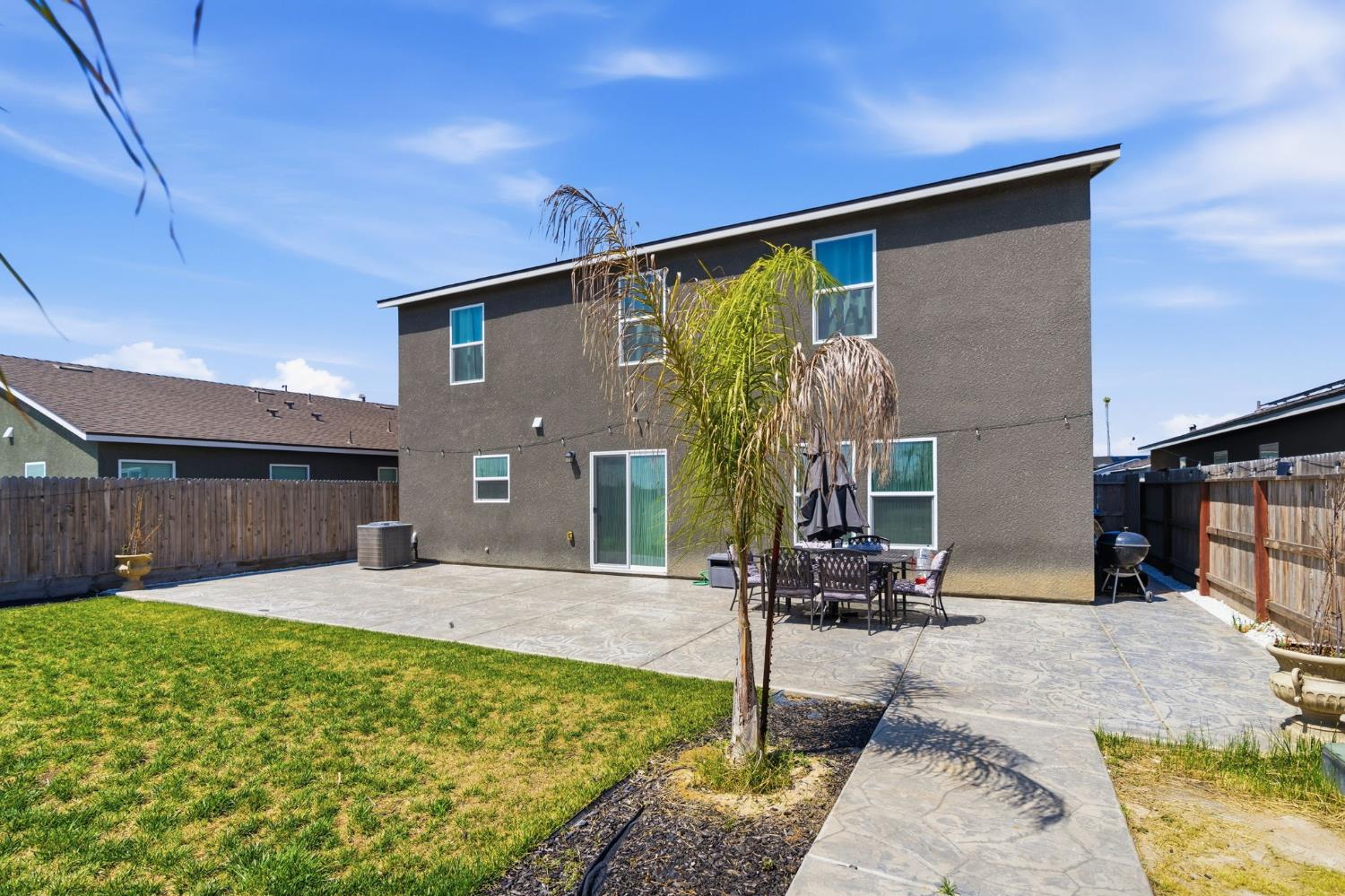 1541 Seneca Dr, Madera, CA 93637