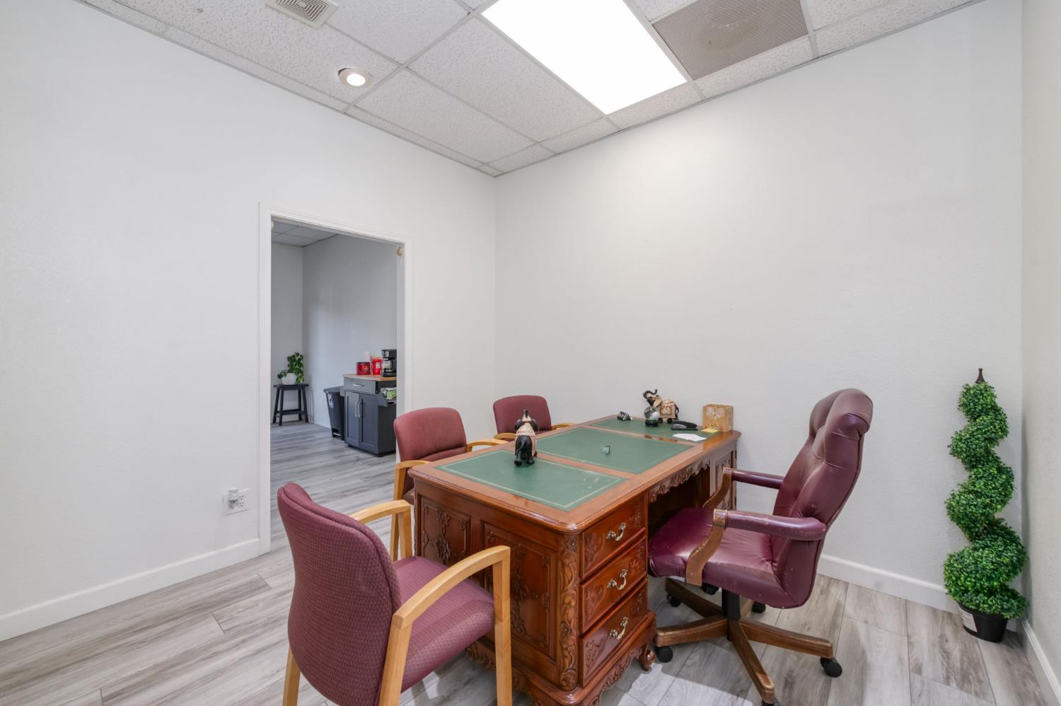 90 E Magill Ave, Fresno, CA 93710