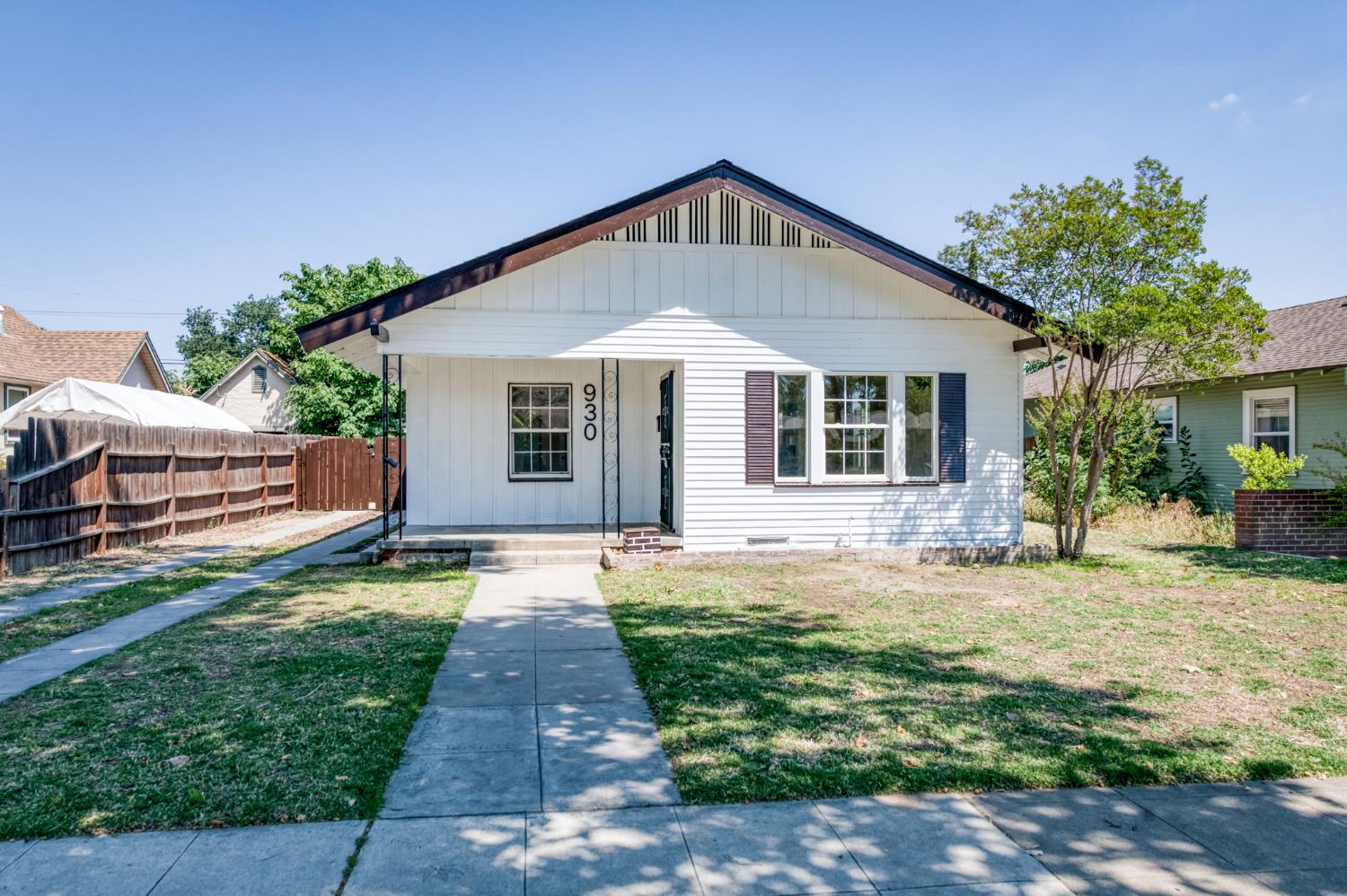 930 N Arthur Ave, Fresno, CA 93728