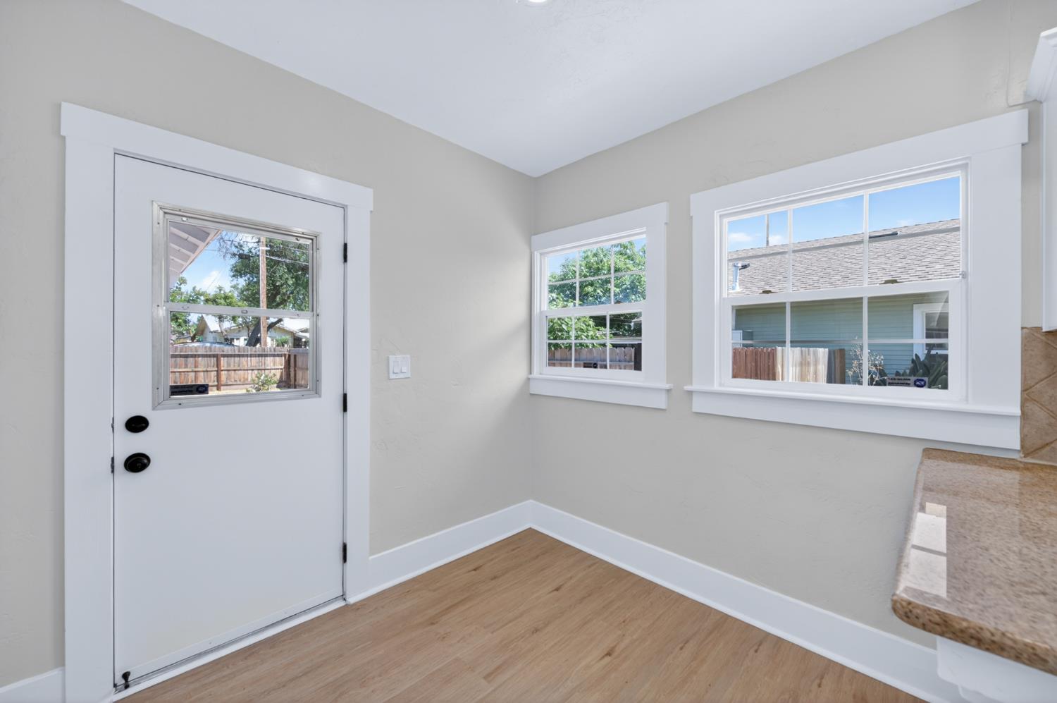 930 N Arthur Ave, Fresno, CA 93728