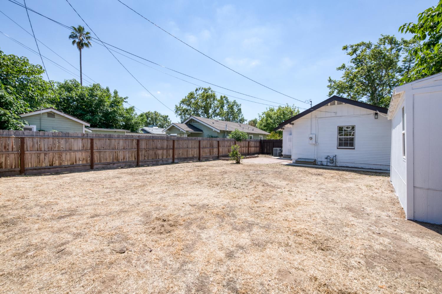 930 N Arthur Ave, Fresno, CA 93728