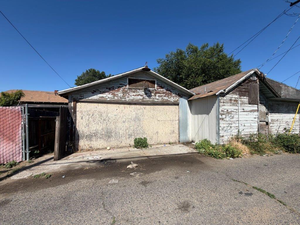 130 N San Pablo Ave #A-C, Fresno, CA 93701