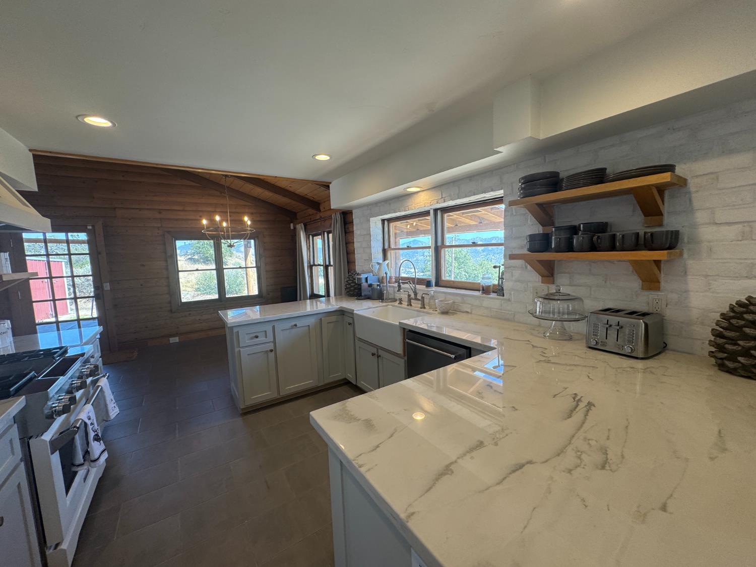 20146 Nicholas Rd, Clovis, CA 93619