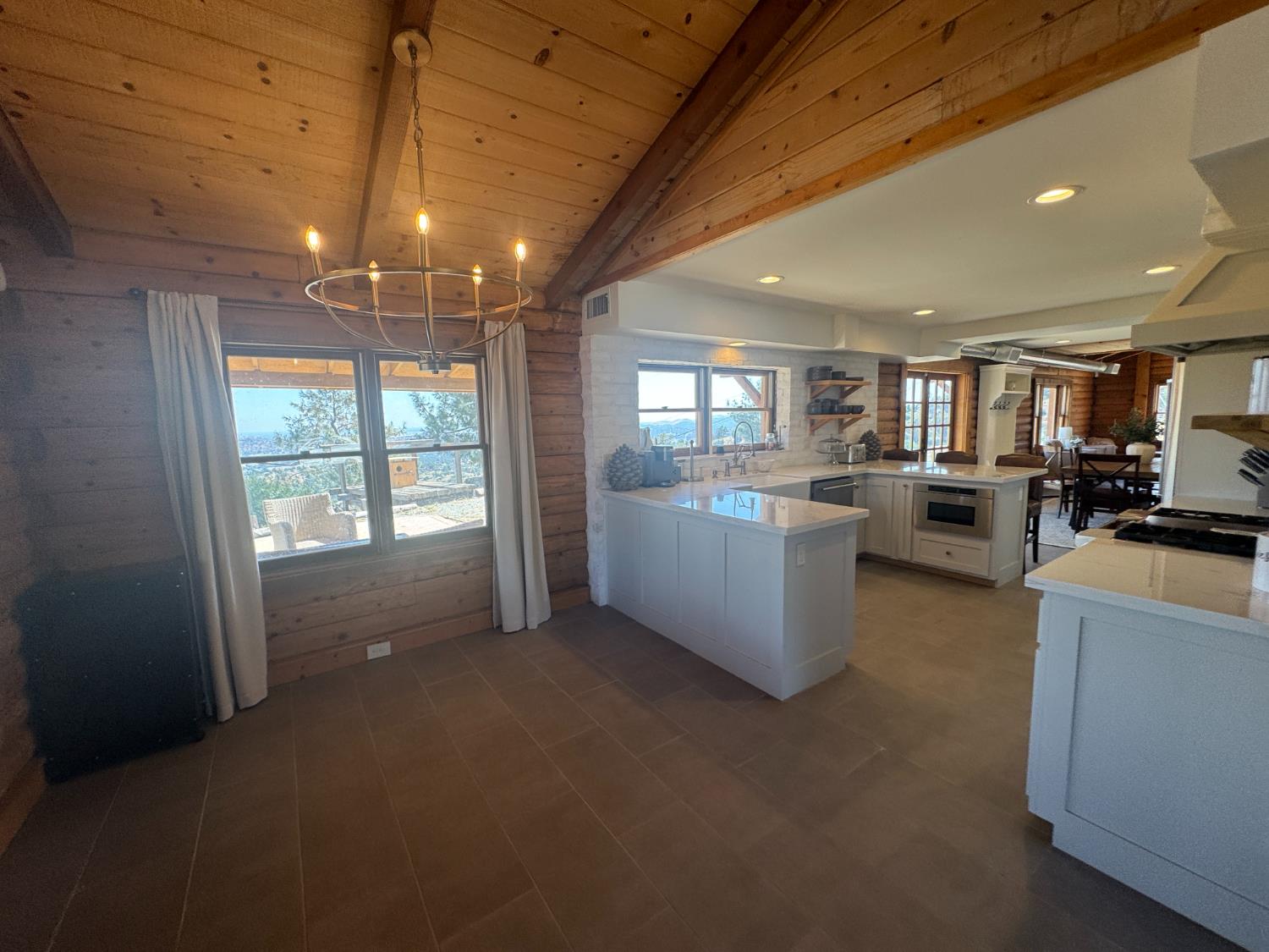 20146 Nicholas Rd, Clovis, CA 93619