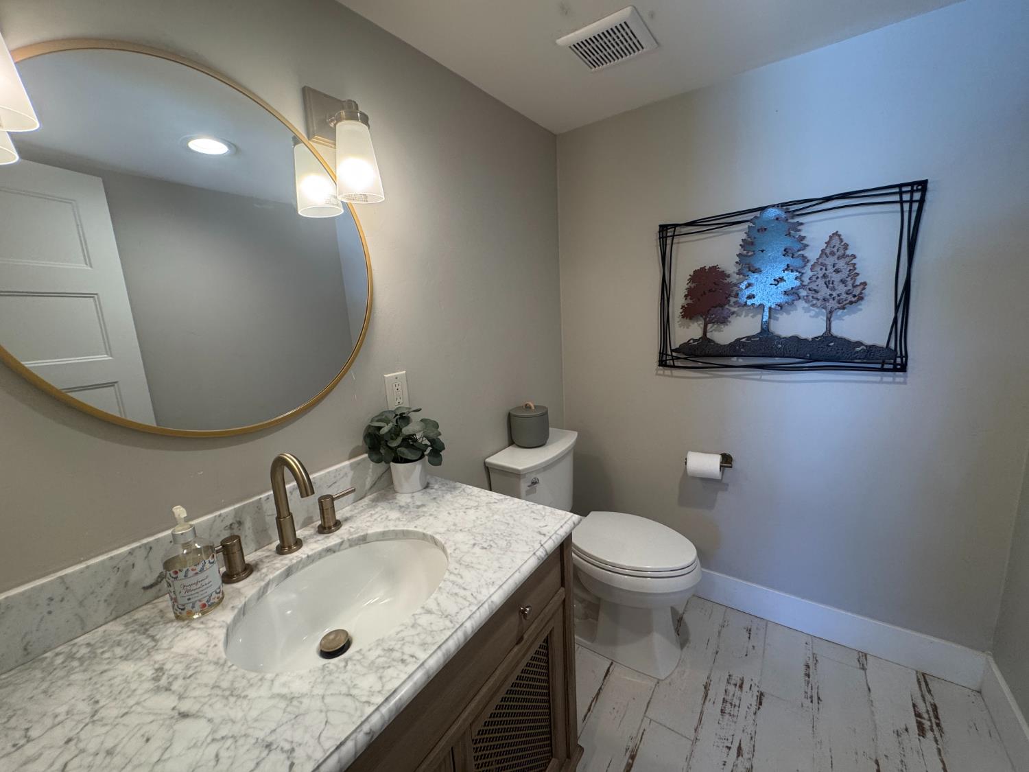 20146 Nicholas Rd, Clovis, CA 93619