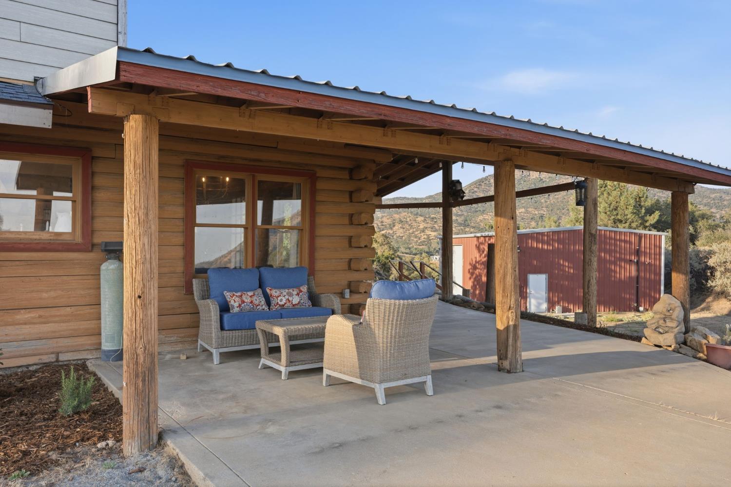 20146 Nicholas Rd, Clovis, CA 93619