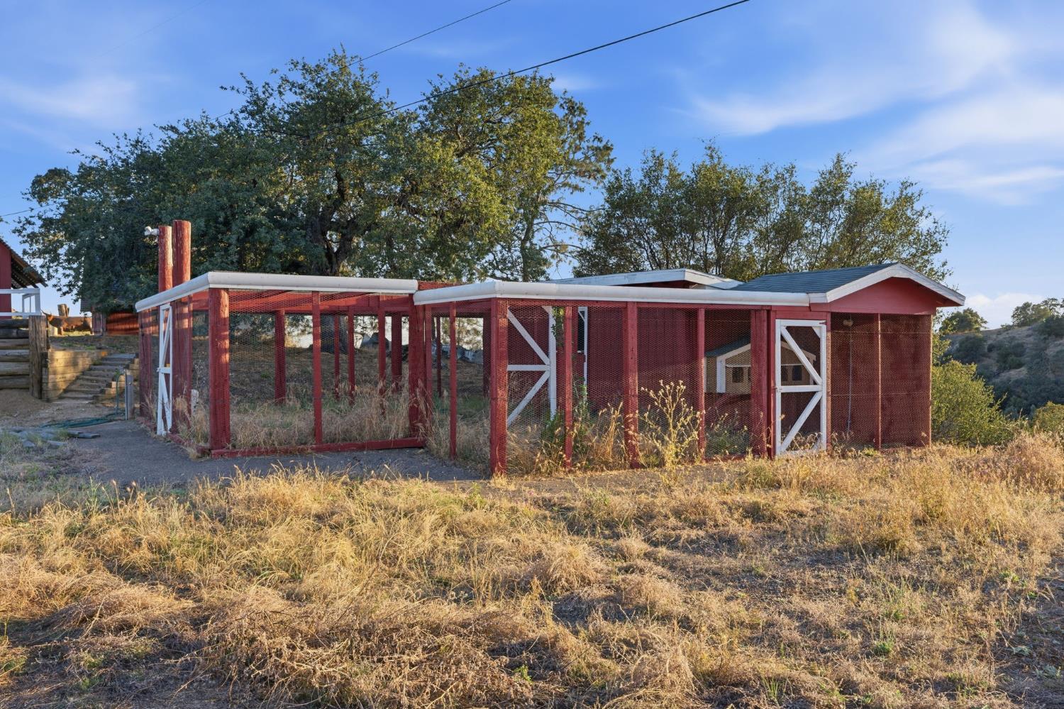 20146 Nicholas Rd, Clovis, CA 93619
