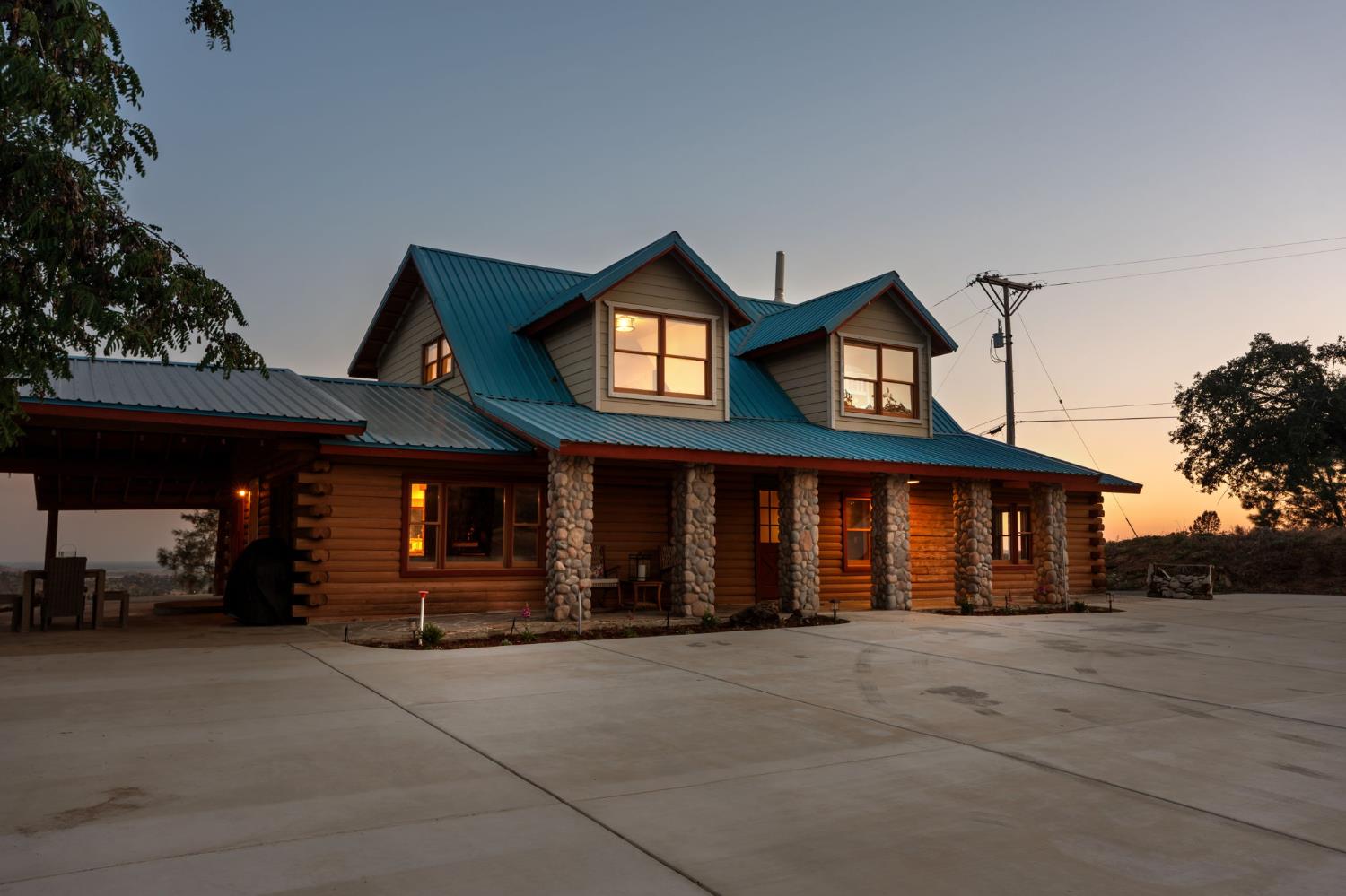 20146 Nicholas Rd, Clovis, CA 93619