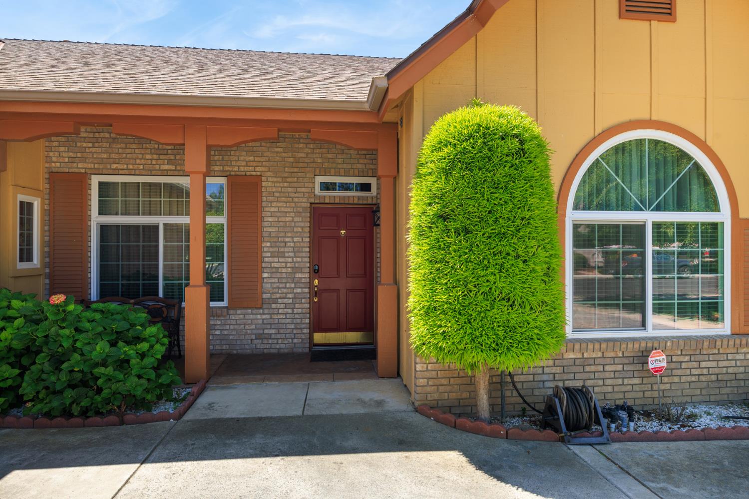 2154 Wrenwood Ave, Clovis, CA 93611