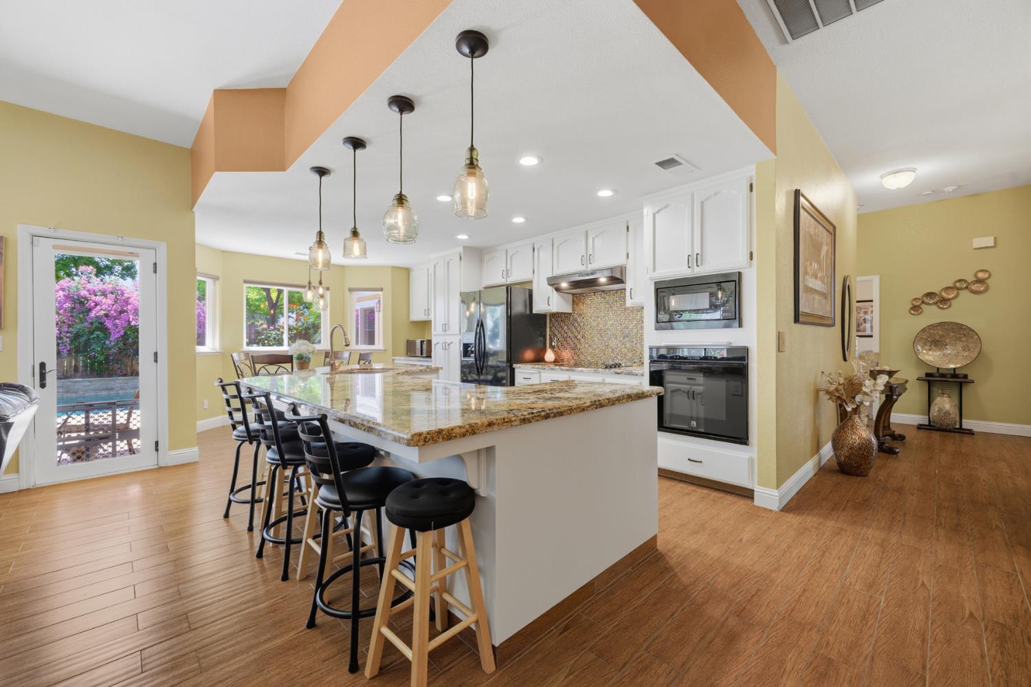 2154 Wrenwood Ave, Clovis, CA 93611