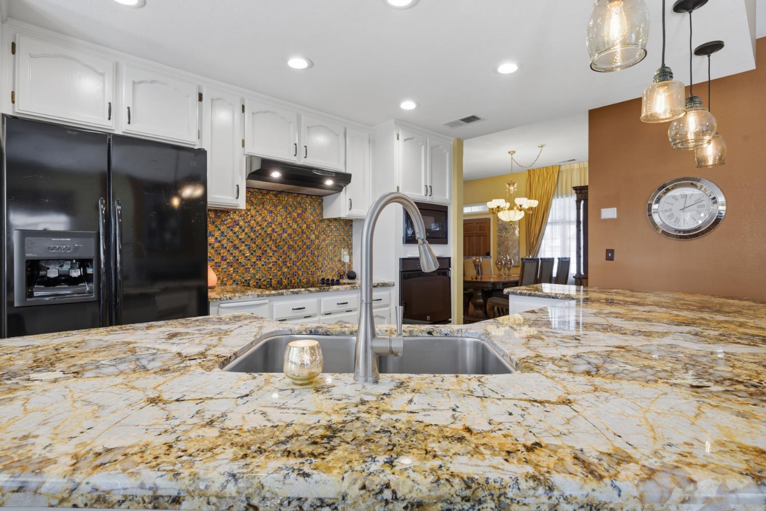 2154 Wrenwood Ave, Clovis, CA 93611
