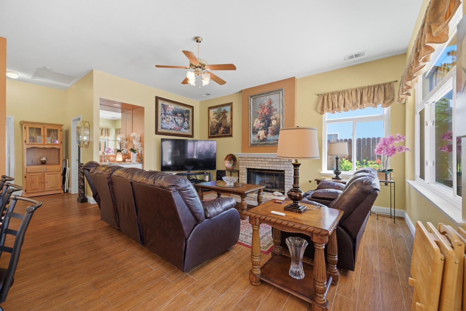 2154 Wrenwood Ave, Clovis, CA 93611