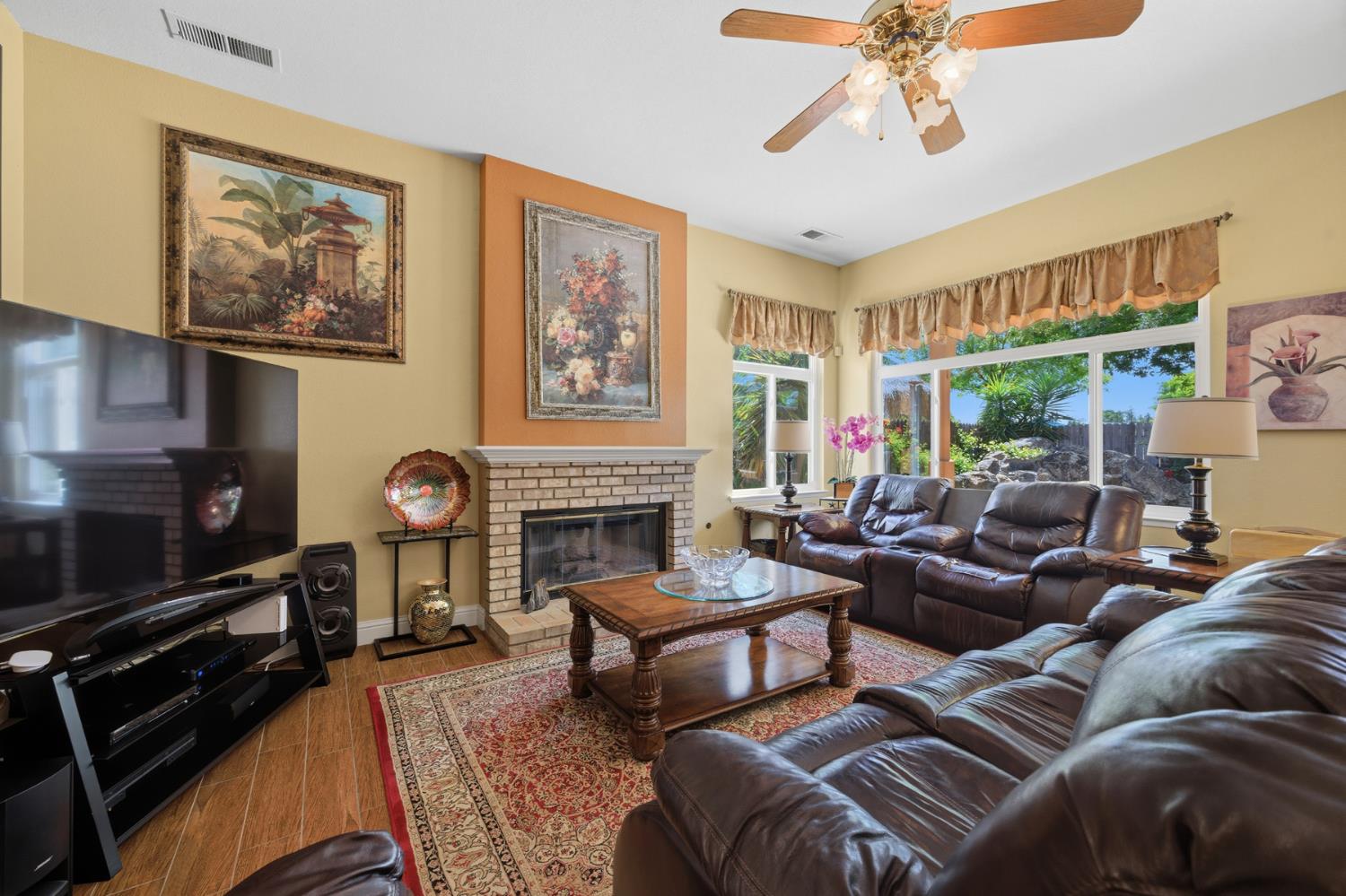 2154 Wrenwood Ave, Clovis, CA 93611