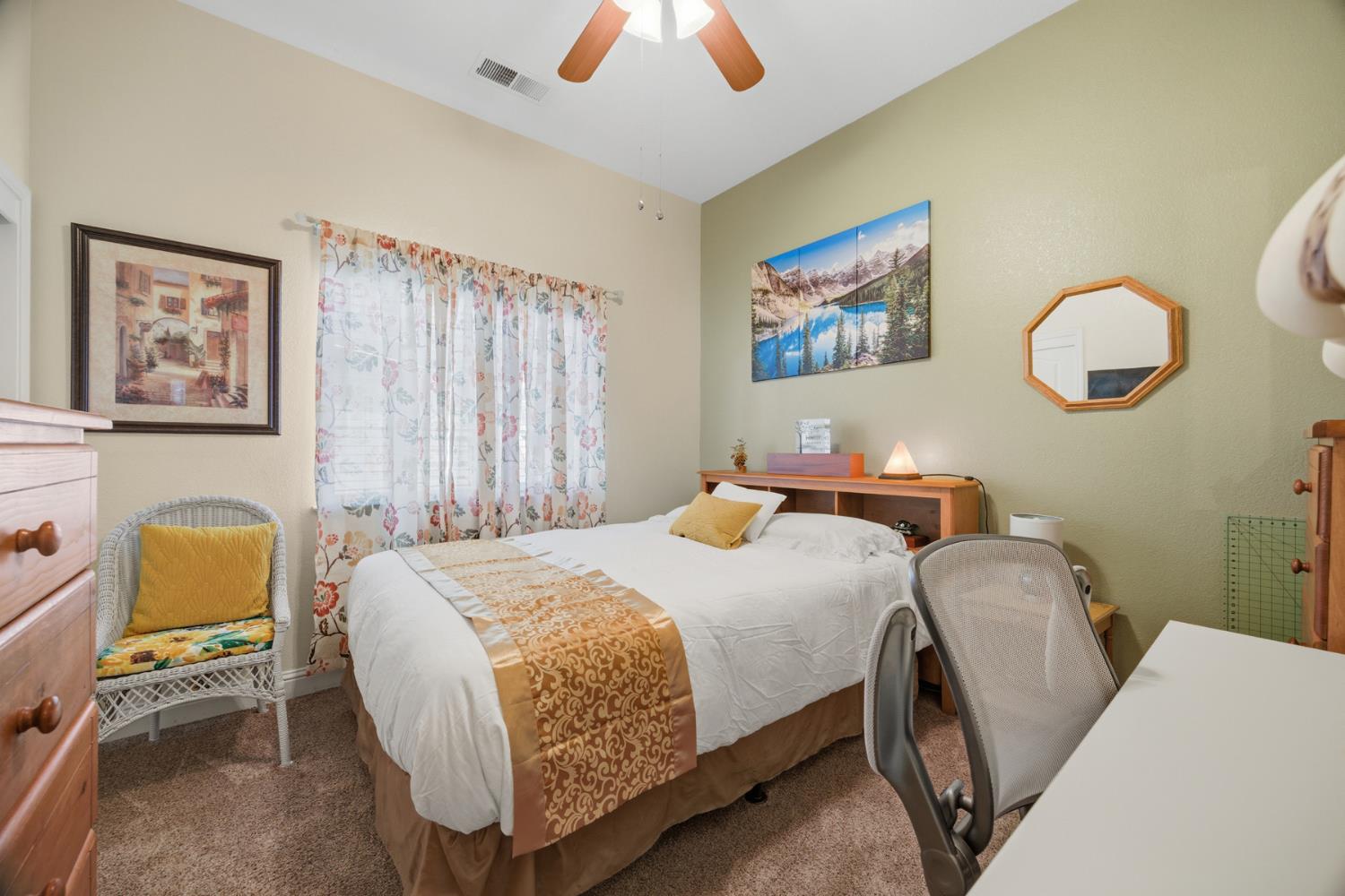 2154 Wrenwood Ave, Clovis, CA 93611