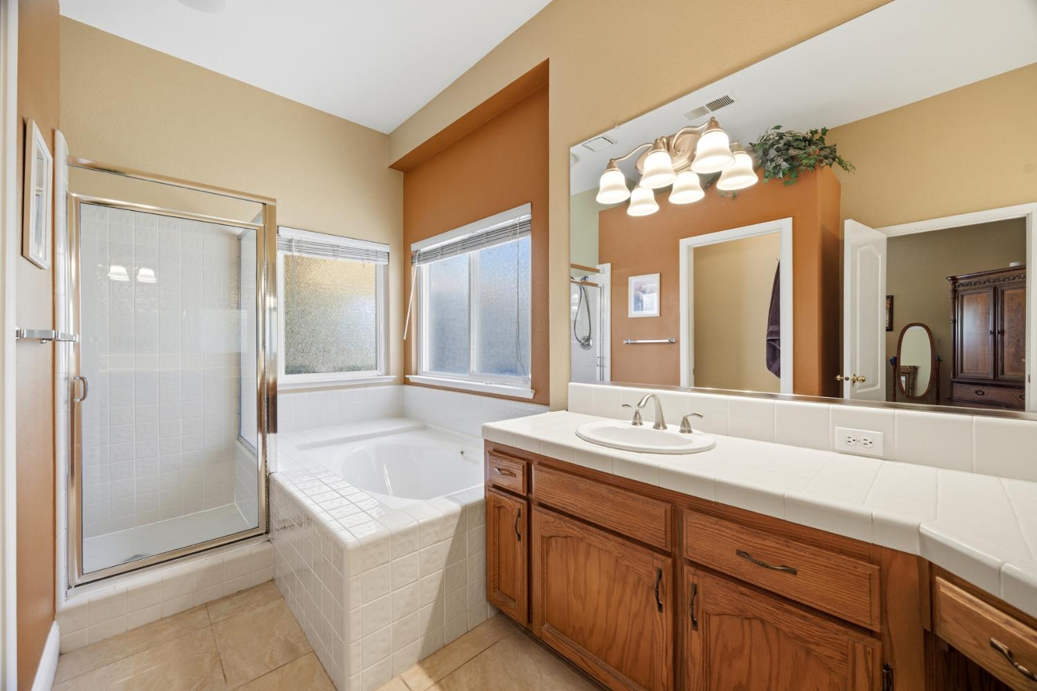 2154 Wrenwood Ave, Clovis, CA 93611