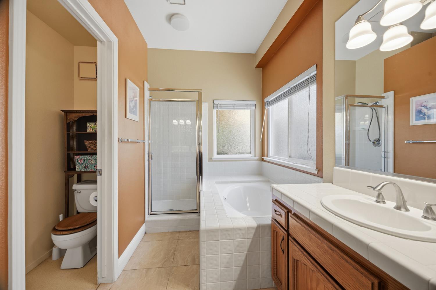 2154 Wrenwood Ave, Clovis, CA 93611