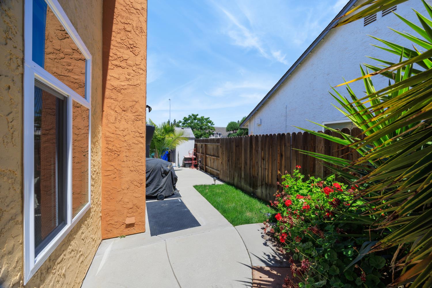 2154 Wrenwood Ave, Clovis, CA 93611