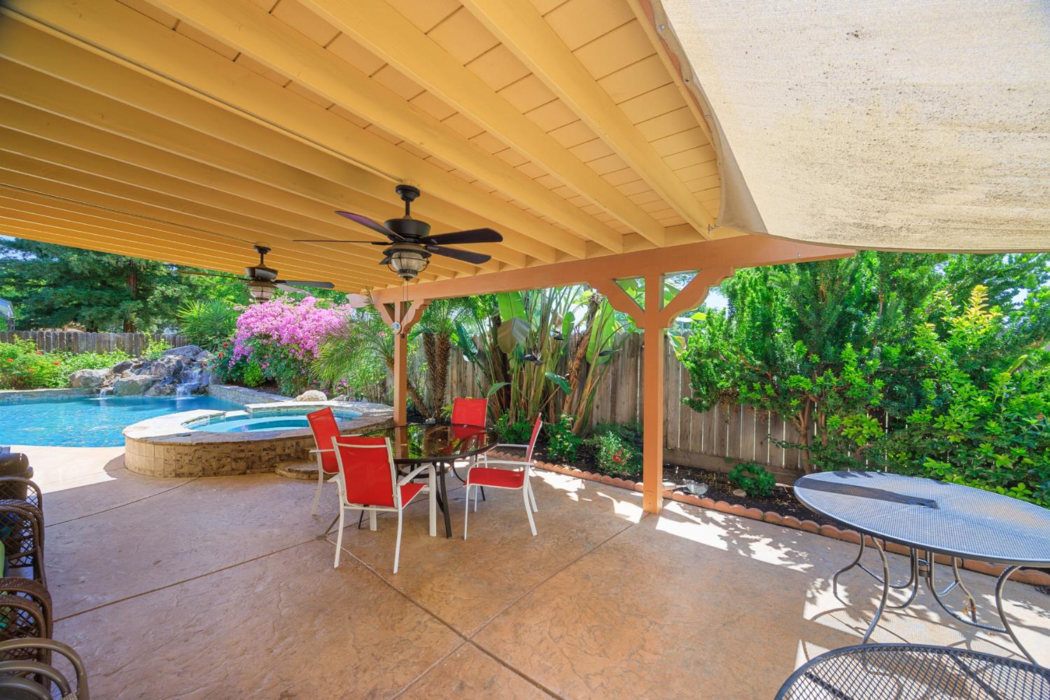 2154 Wrenwood Ave, Clovis, CA 93611