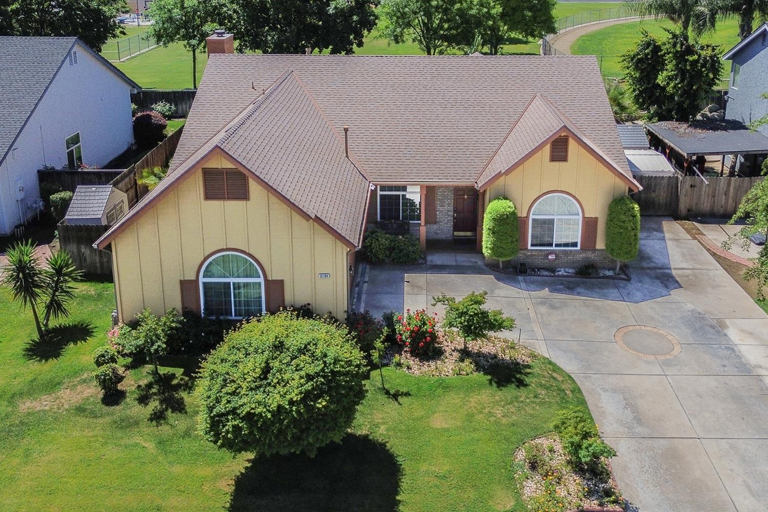 2154 Wrenwood Ave, Clovis, CA 93611