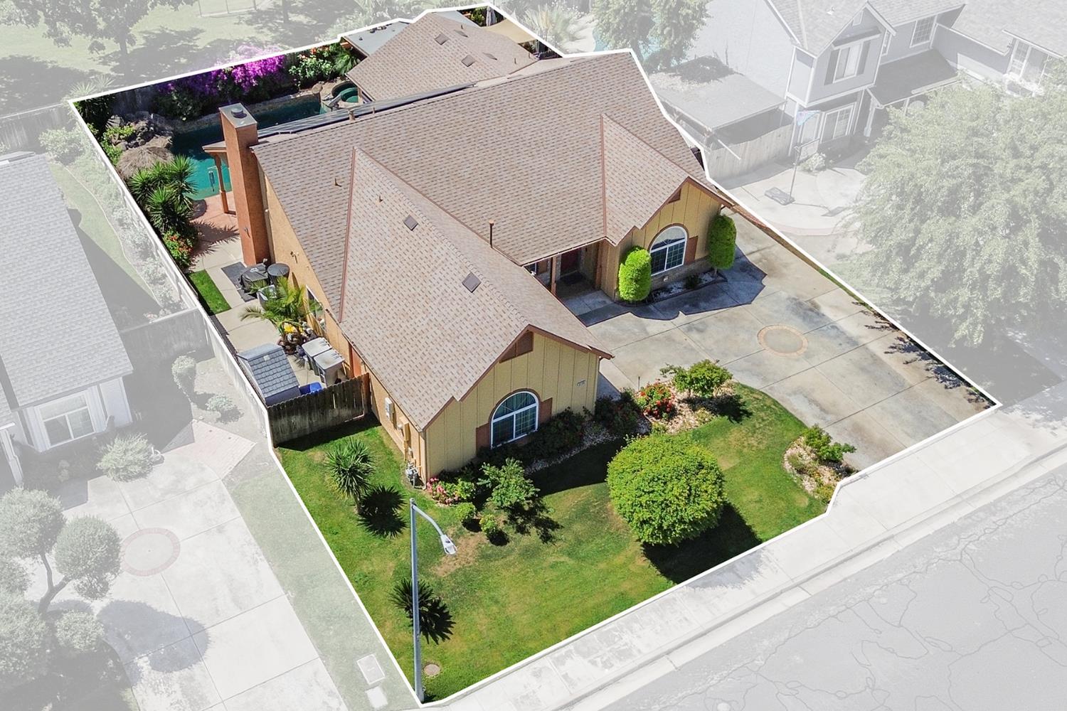 2154 Wrenwood Ave, Clovis, CA 93611