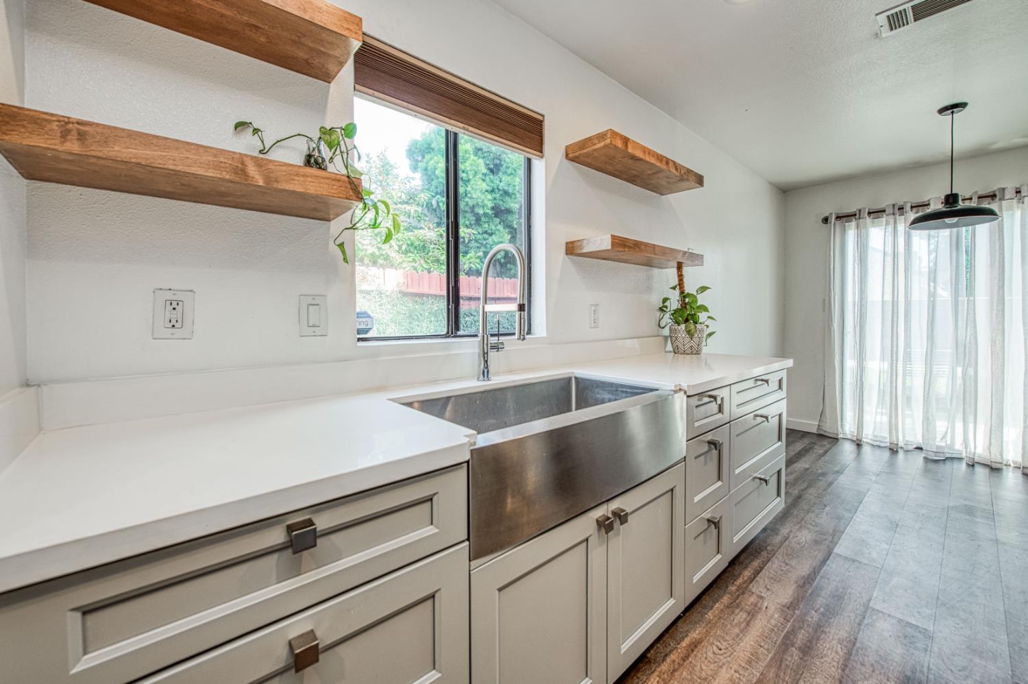 5965 E Shields Ave #165, Fresno, CA 93727