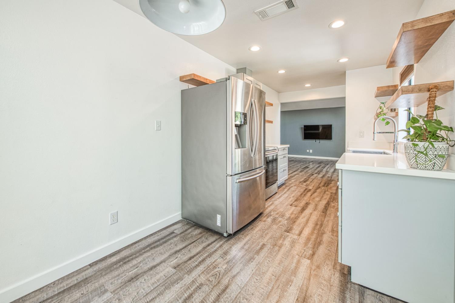 5965 E Shields Ave #165, Fresno, CA 93727