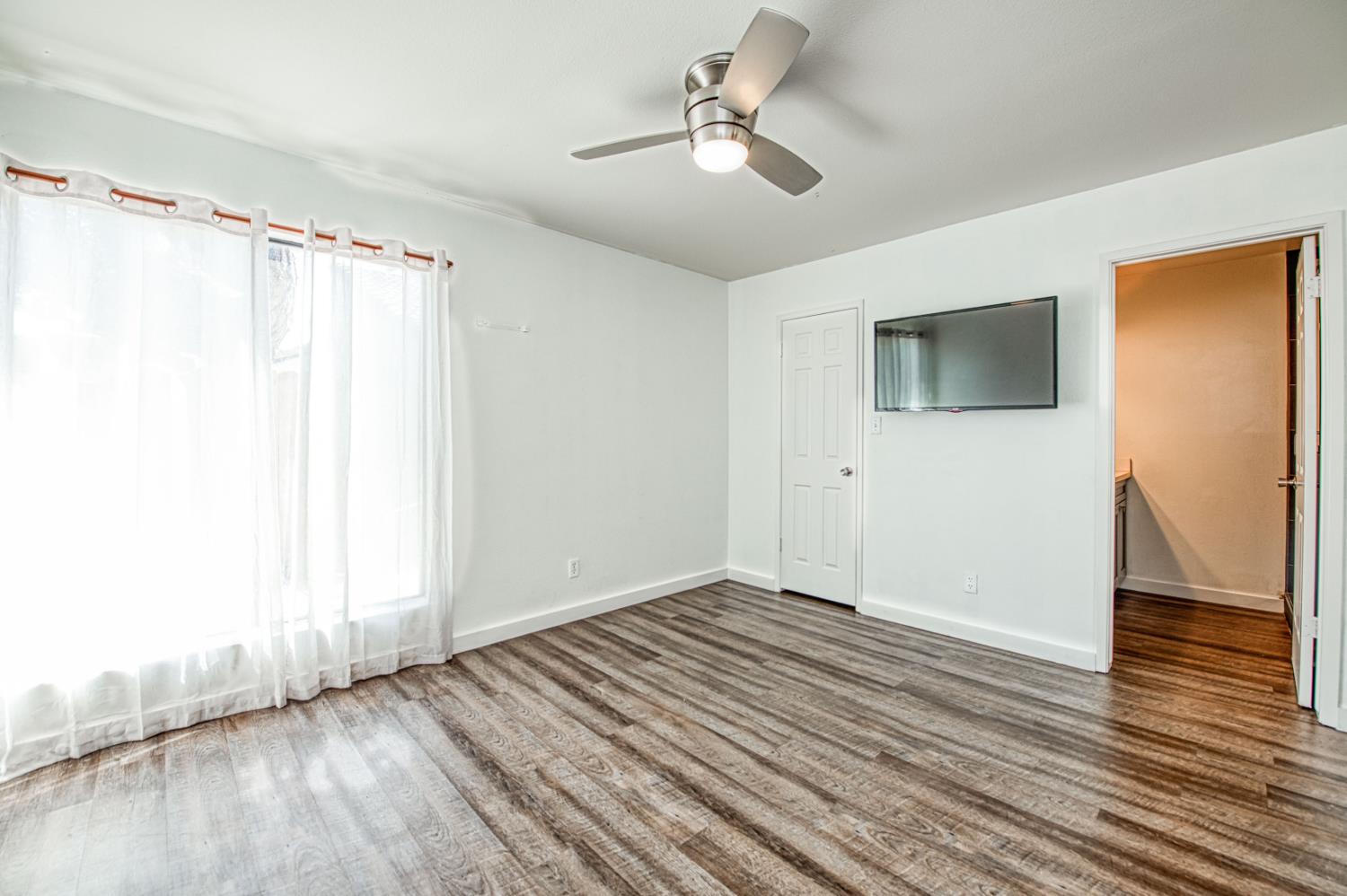 5965 E Shields Ave #165, Fresno, CA 93727