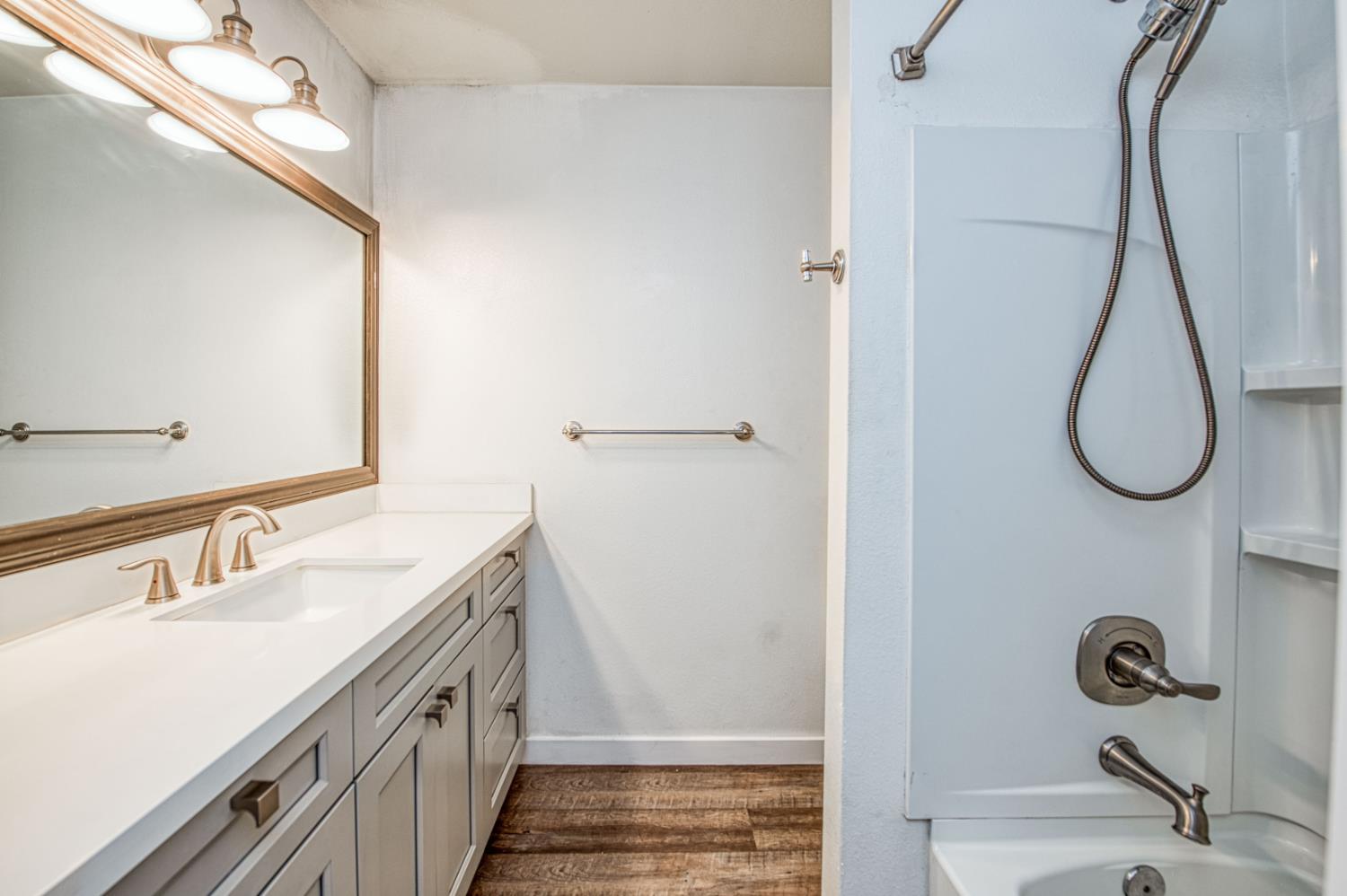 5965 E Shields Ave #165, Fresno, CA 93727