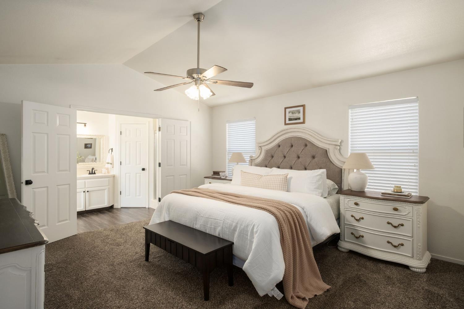 872 Minarats, Clovis, CA 93612