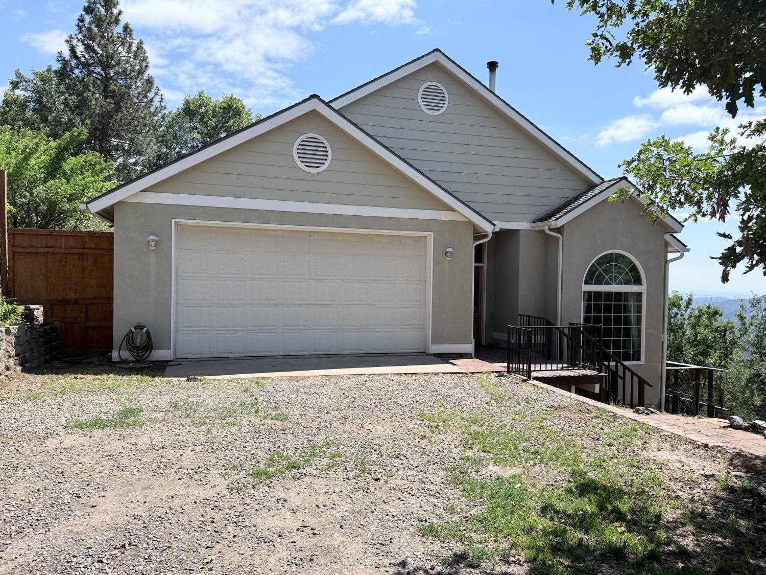 34914 Sneezeweed Ln, North Fork, CA 93643