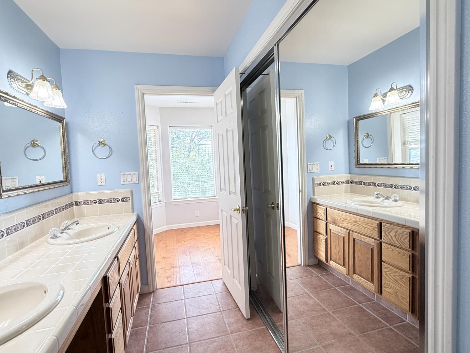 34914 Sneezeweed Ln, North Fork, CA 93643