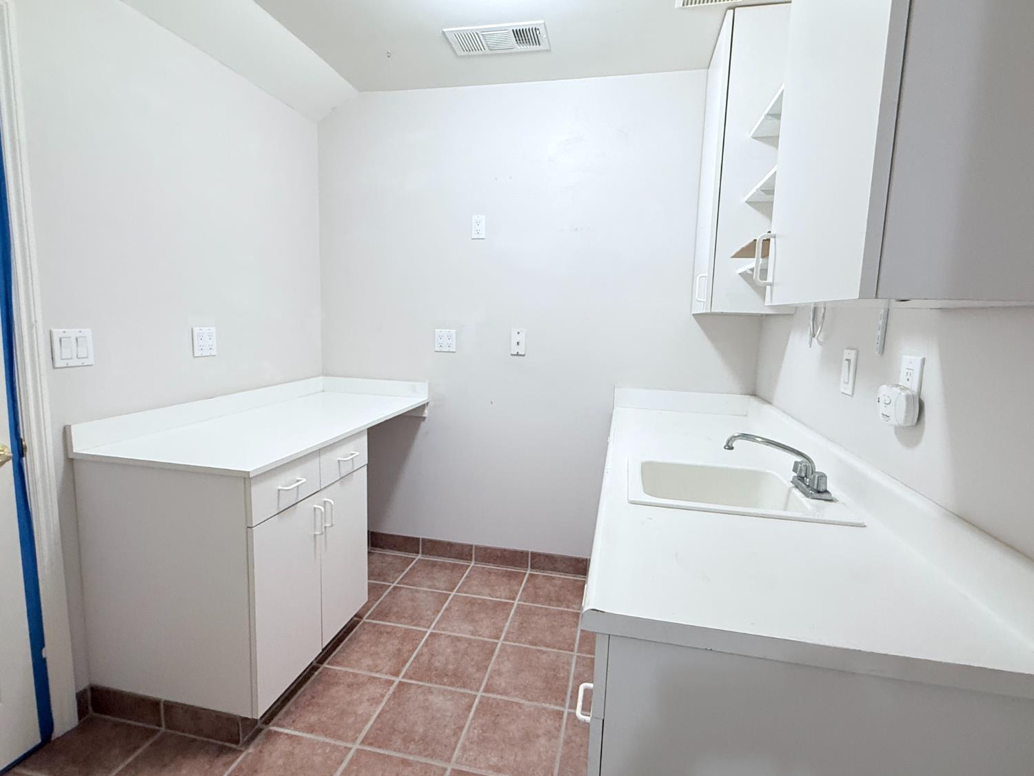34914 Sneezeweed Ln, North Fork, CA 93643