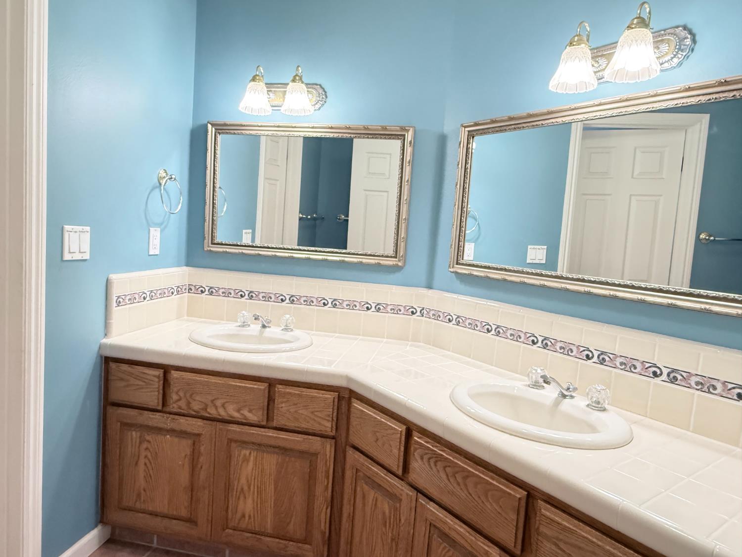 34914 Sneezeweed Ln, North Fork, CA 93643